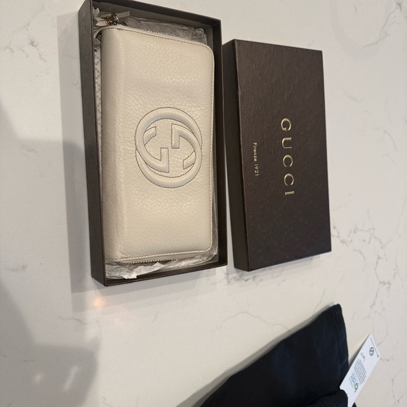 Gucci Ivory Leather Wallet - Picture 4 of 4